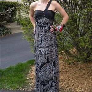 NV Couture Sparkly Prom/Formal Dress